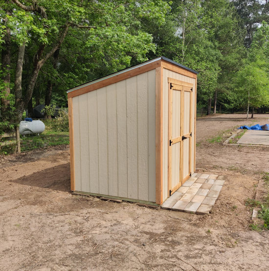 Another picture of David's 6x8 Lean to shed. Another picture of David's 6x8 Lean to shed.