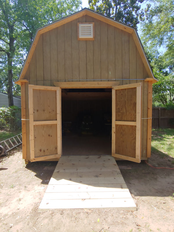 Lee sent me his shed picture of his neat 12x16 barn shed. Picture of Lee's 12x16 barn shed