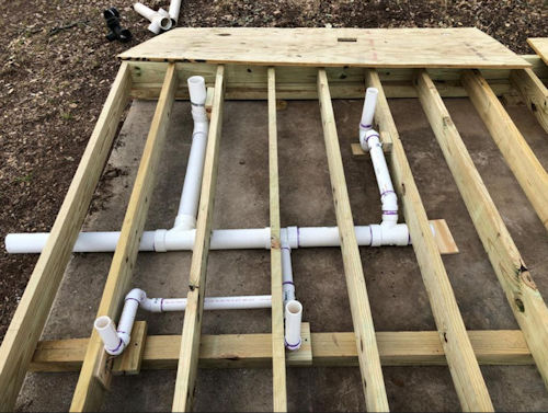 Rough plumbing in a shed house Rough plumbing in a shed house