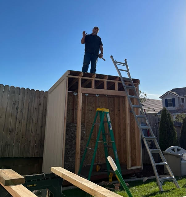 Vinces building his 4x8 lean to shed  Vinces building his 4x8 lean to shed